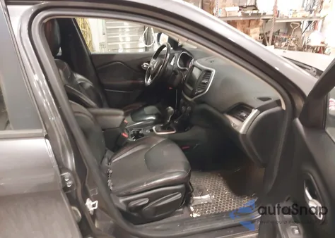 2016 Jeep Cherokee Trailhawk z USA, uszkodzony, nr VIN 1C4PJMBS2GW348679